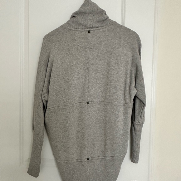 Wilfred Diderot Sweater XXS Light Grey Cardigan Aritzia - Picture 5 of 5
